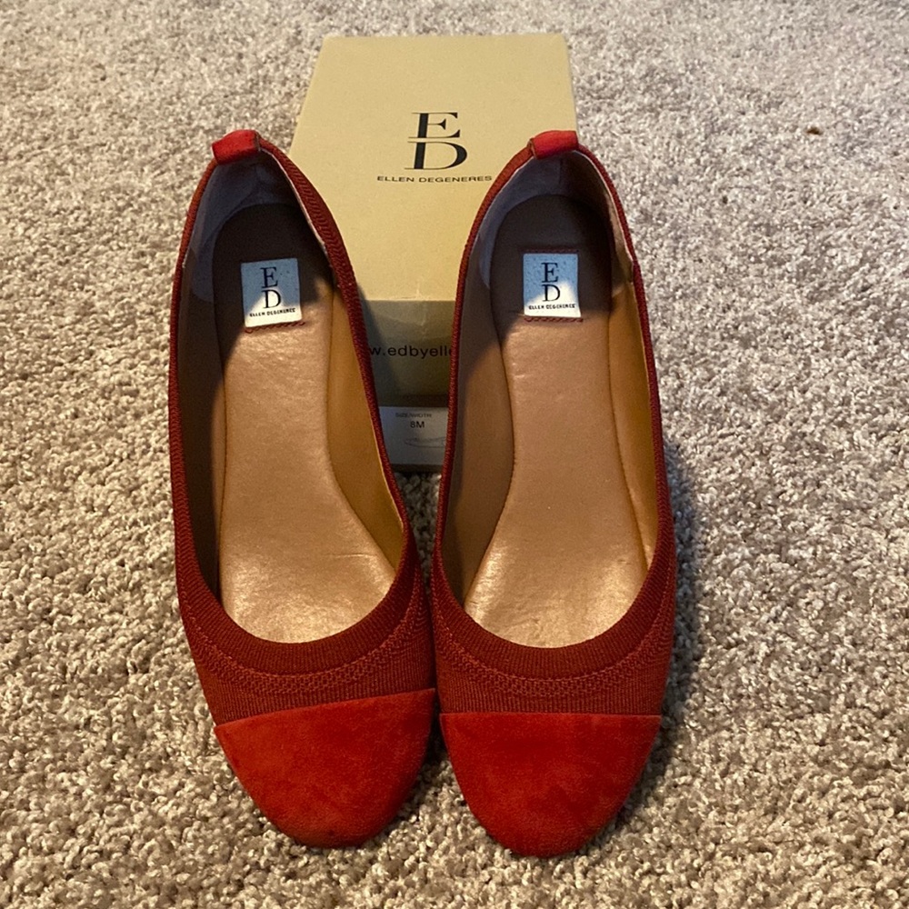 Ellen Degeneres Red Flats. Size 8M.
